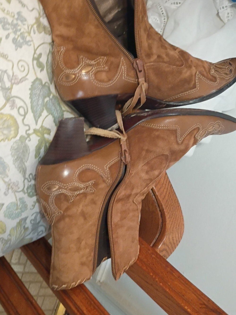 ANTONIO MELANI 8M Brown Suede Western Ankle Boots - Women's Stylish Pointed Toe. - Picture 5 of 7